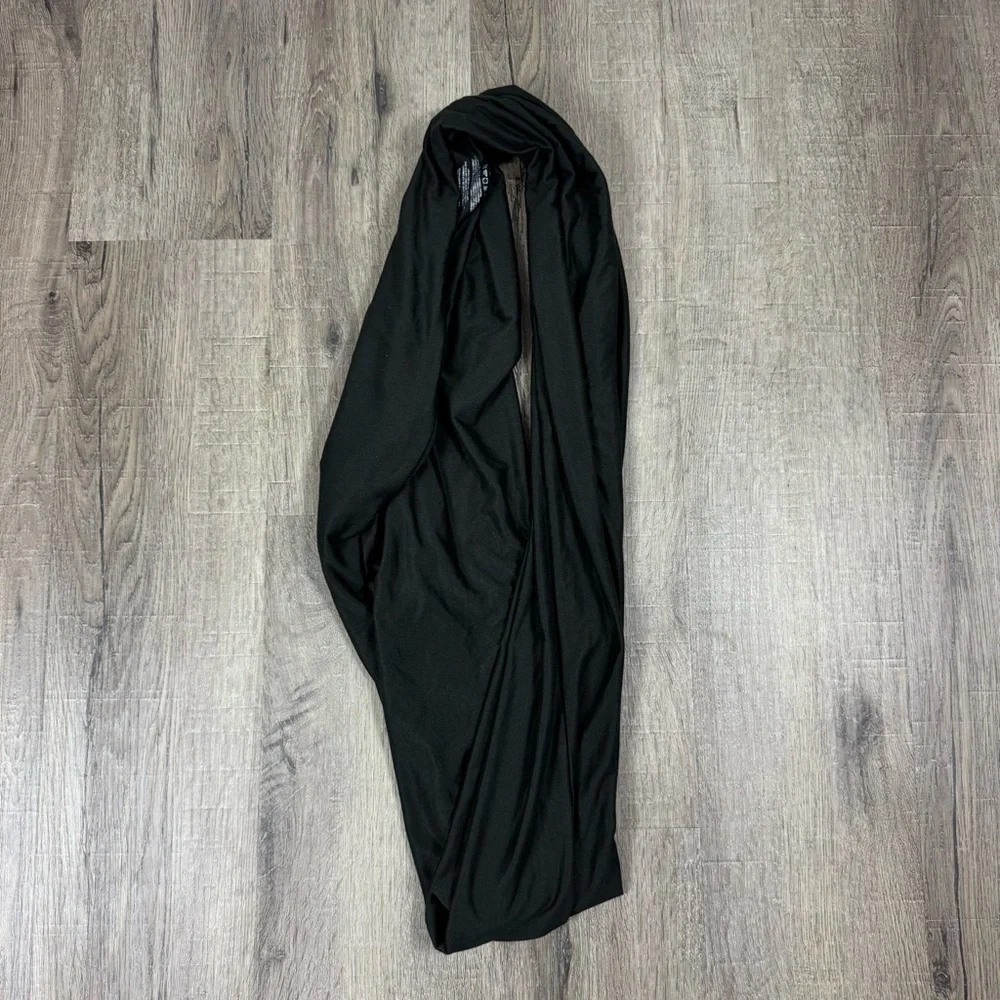 Beyond Yoga Infinity Scarf Hidden Pocket Classic Black Athleisure Layering